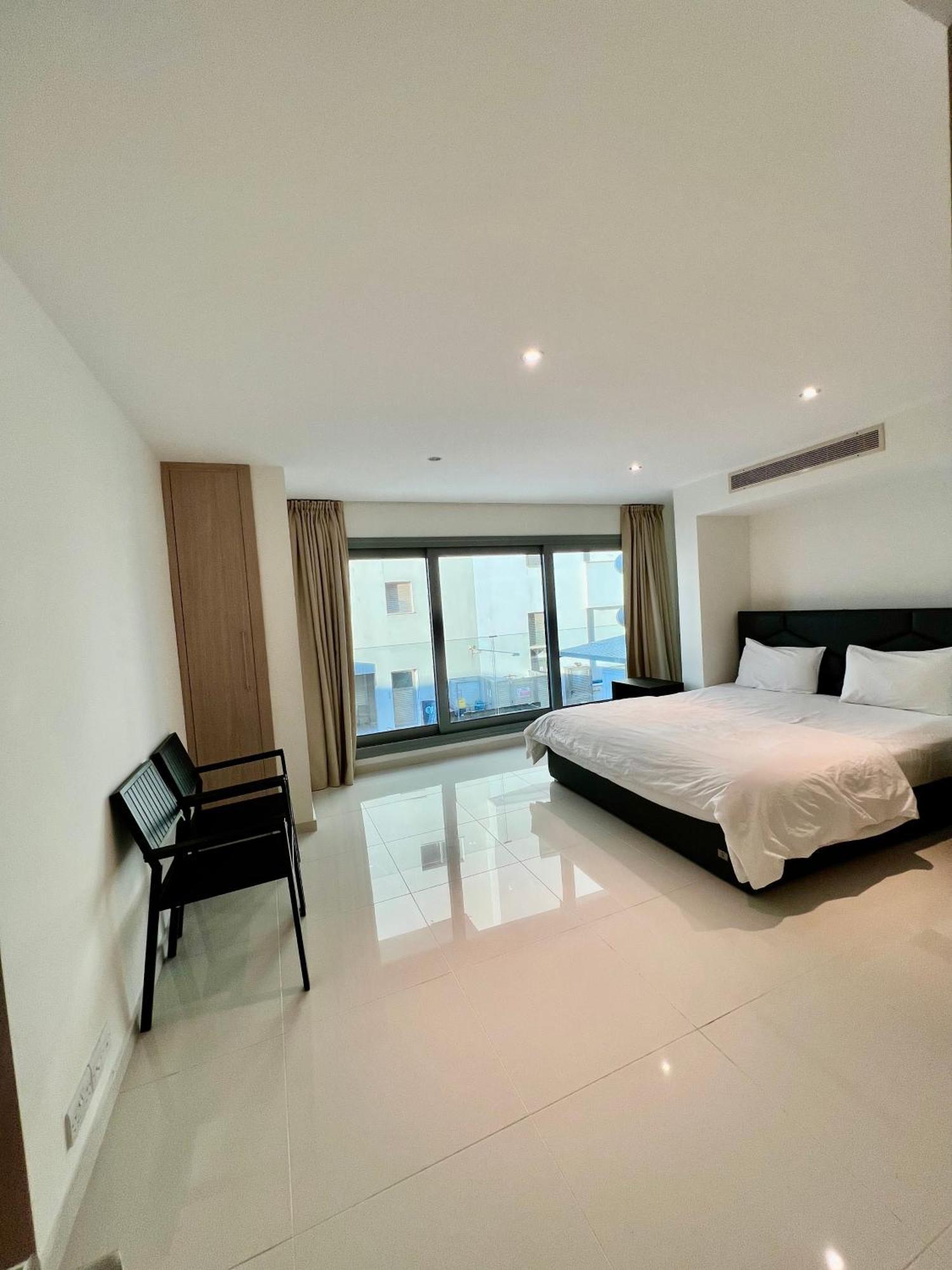 Aphrodite Plaza Larnaca Ruang foto