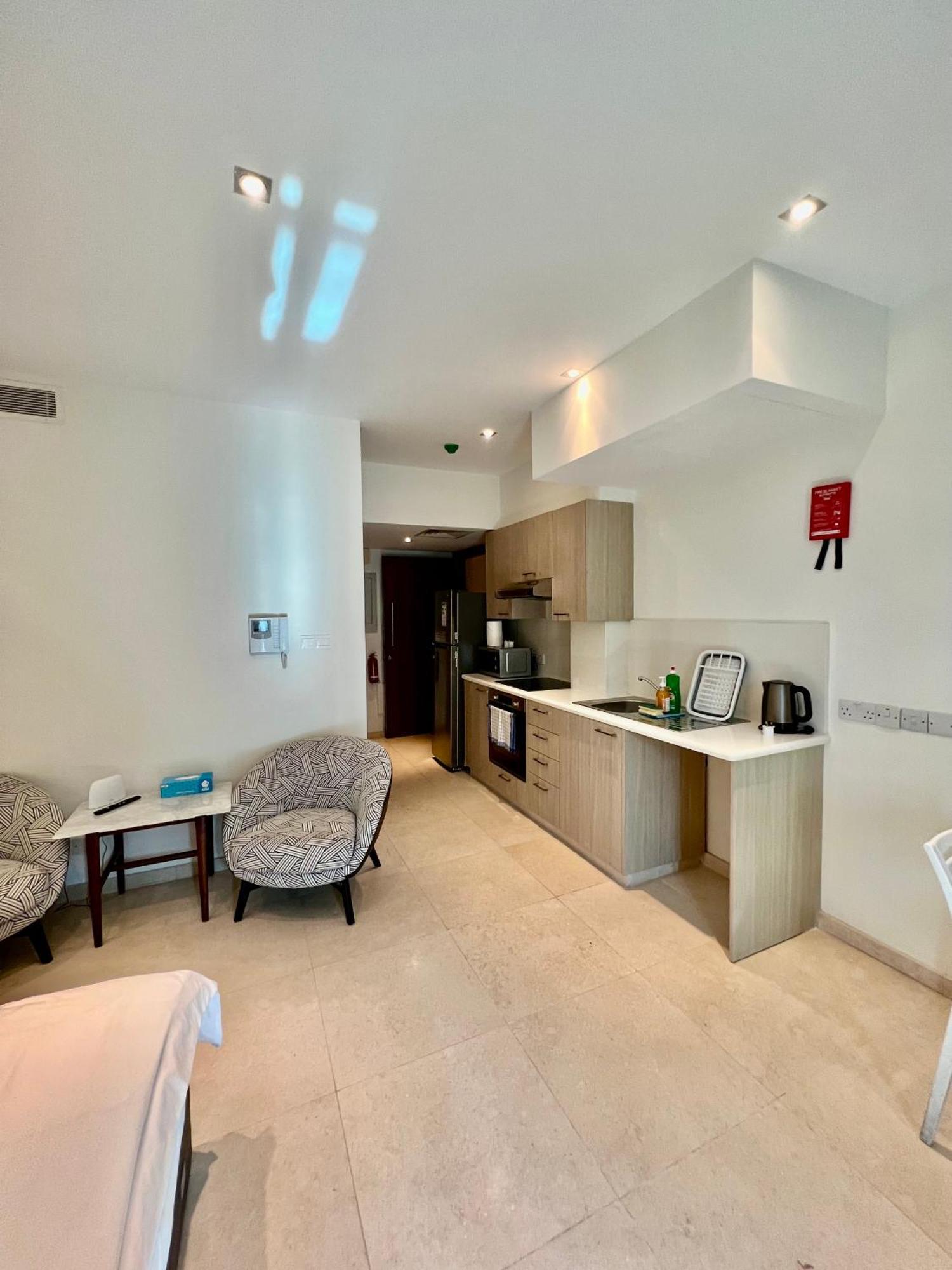 Aphrodite Plaza Larnaca Ruang foto