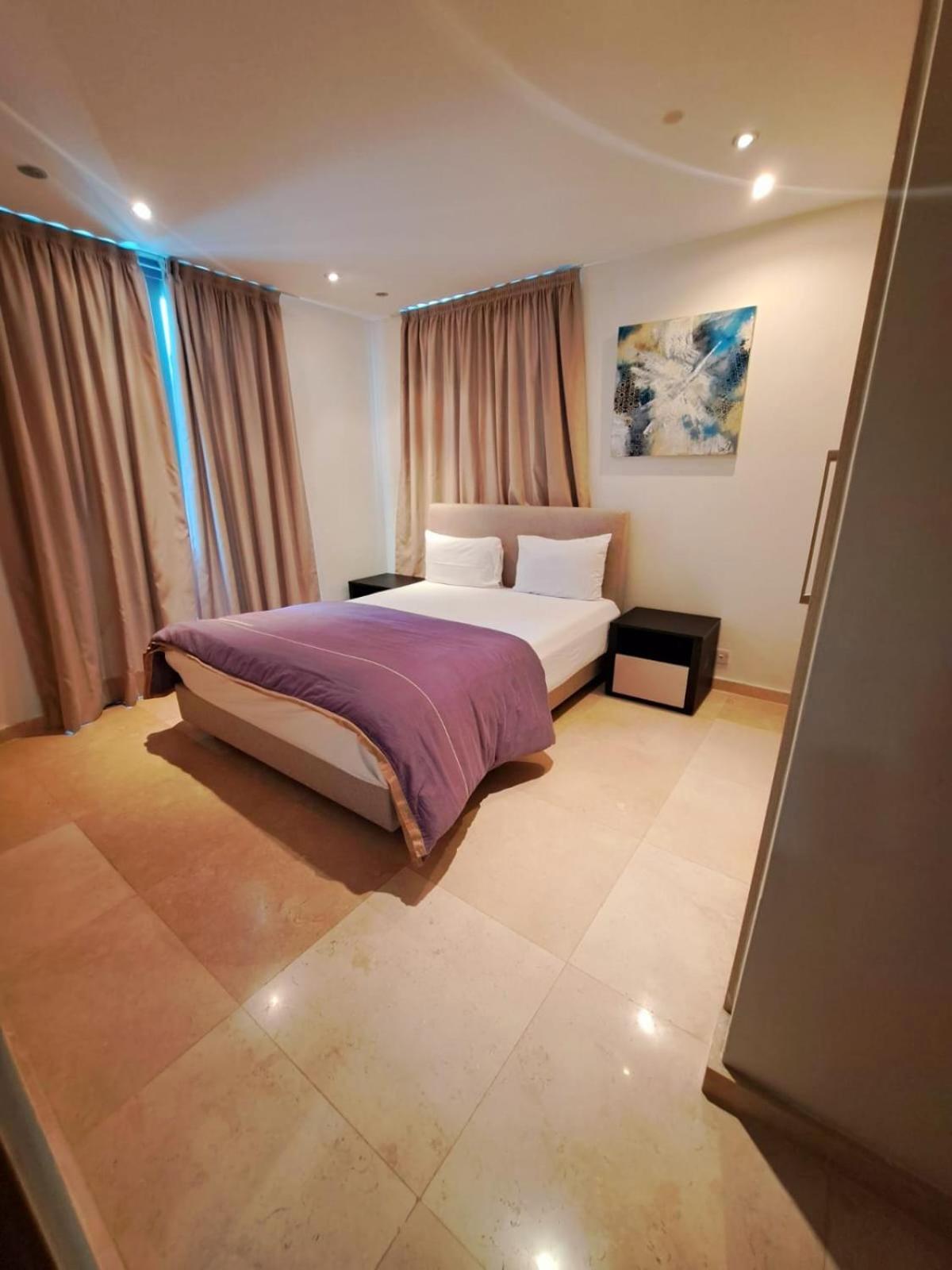 Aphrodite Plaza Larnaca Bagian luar foto